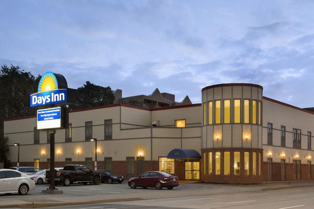 Days Inn By Wyndham Hamilton - Downtown Экстерьер фото