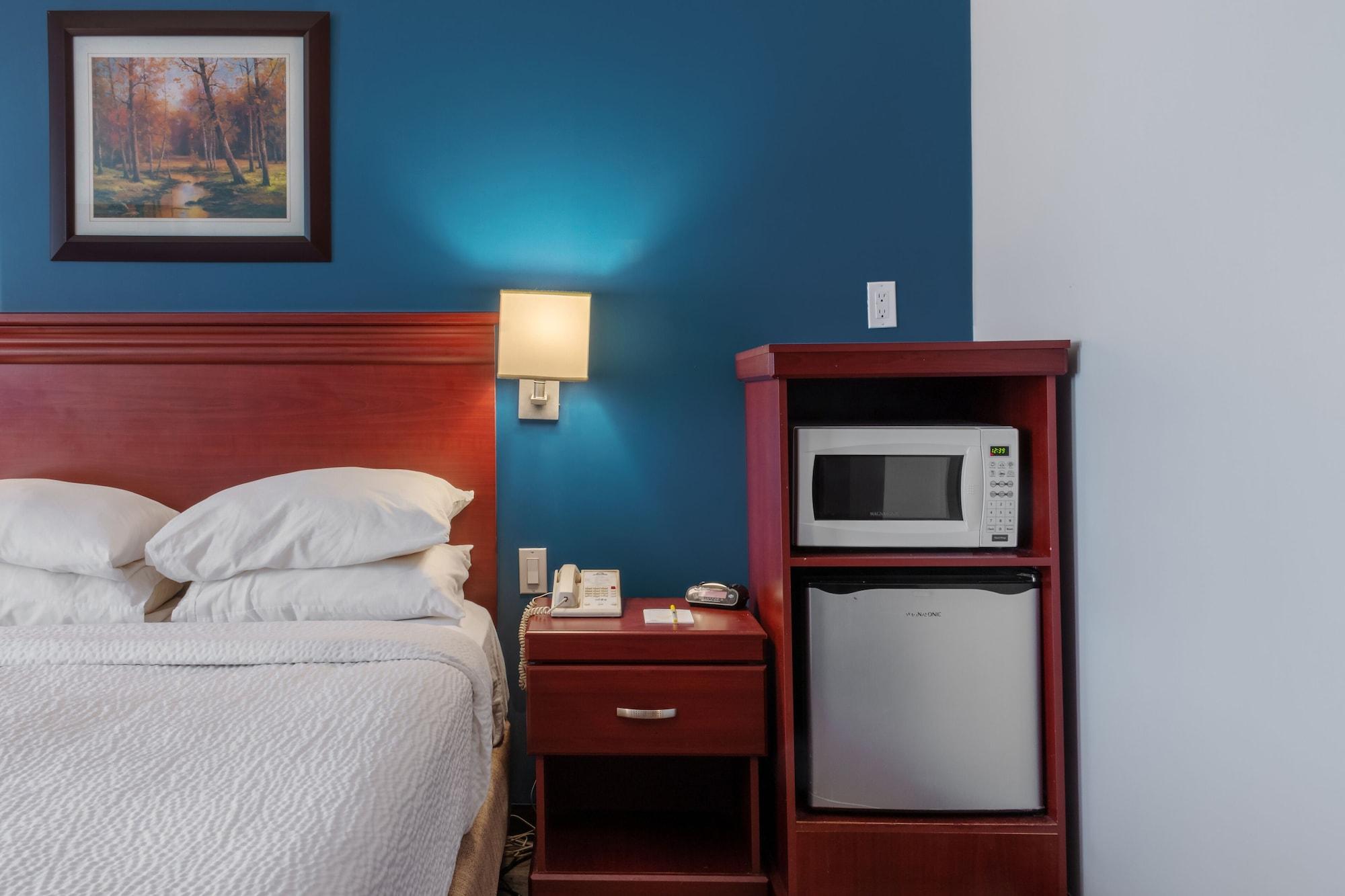 Days Inn By Wyndham Hamilton - Downtown Экстерьер фото