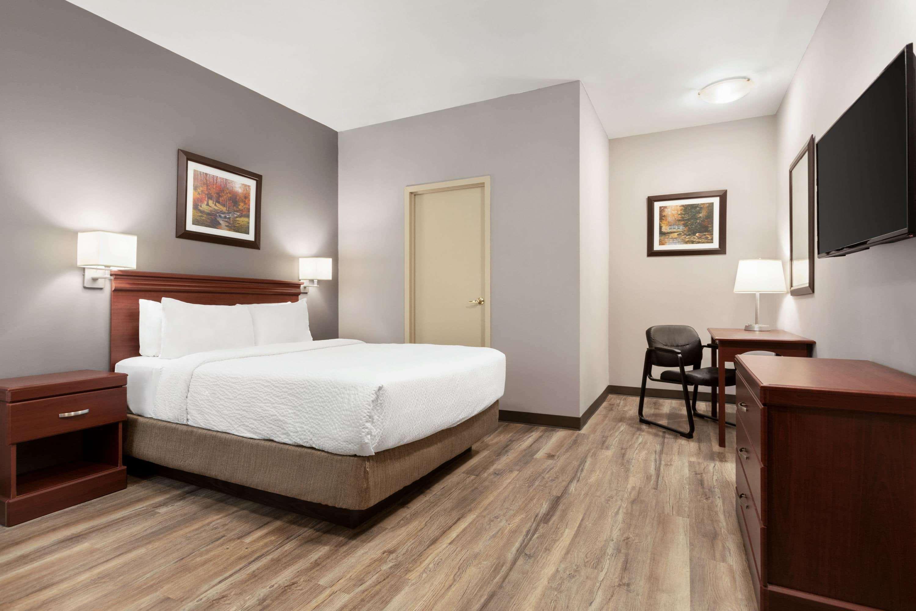 Days Inn By Wyndham Hamilton - Downtown Экстерьер фото